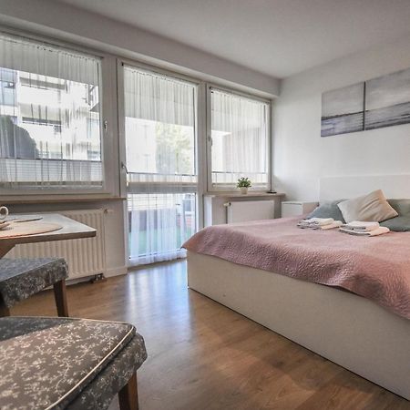 Apartamenty Na Wyspie - Villa Mistral - Apartamenty Z Sypialnia I Parkingiem Świnoujście  Eksteriør billede