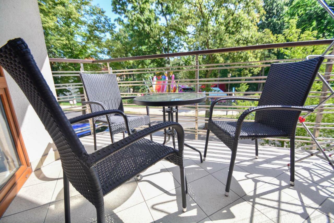 Apartamenty Na Wyspie - Villa Mistral - Apartamenty Z Sypialnia I Parkingiem Świnoujście  Eksteriør billede