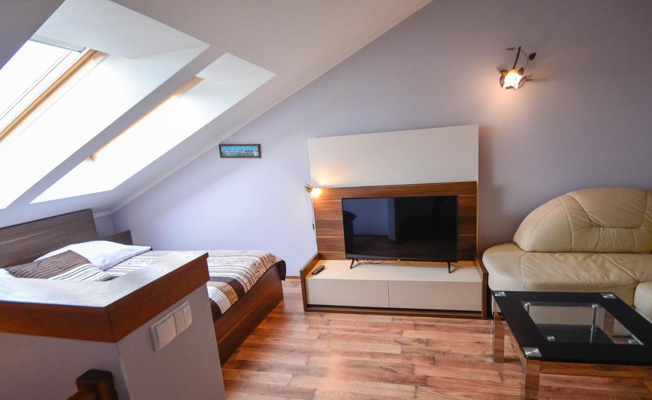 Apartamenty Na Wyspie - Villa Mistral - Apartamenty Z Sypialnia I Parkingiem Świnoujście  Eksteriør billede