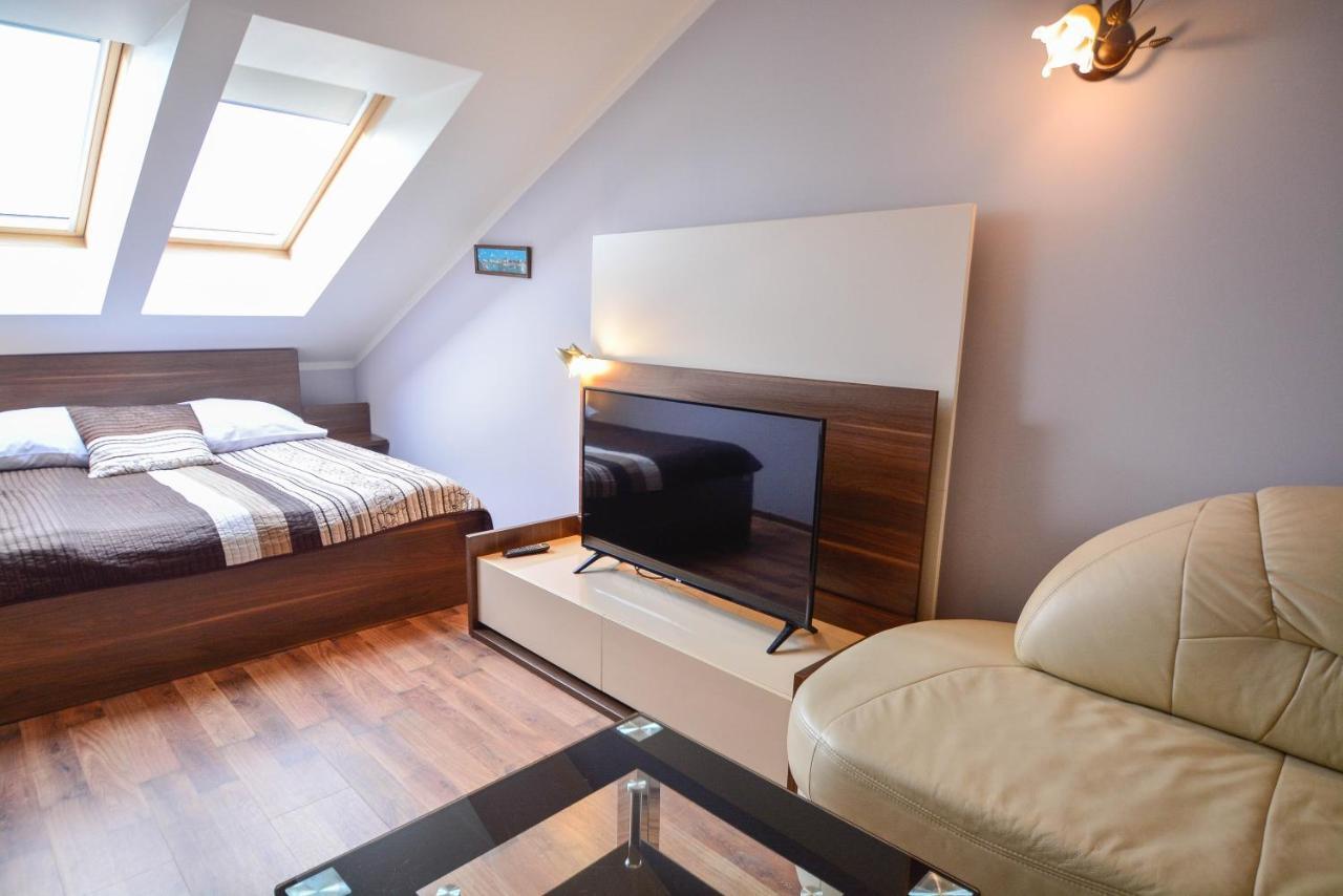 Apartamenty Na Wyspie - Villa Mistral - Apartamenty Z Sypialnia I Parkingiem Świnoujście  Eksteriør billede